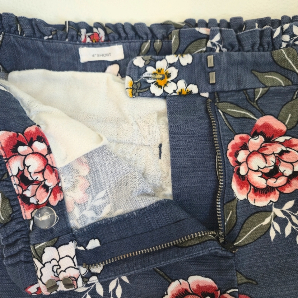 LOFT Floral Blue Women's Shorts - Picture 5 of 12